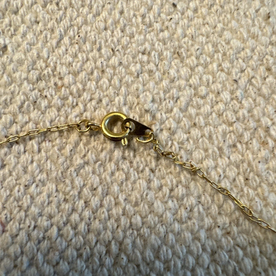 COLAR PINGENTE FOLHAS DE UVA OURO MULTITONS Black Hills - Imagem 3 de 3