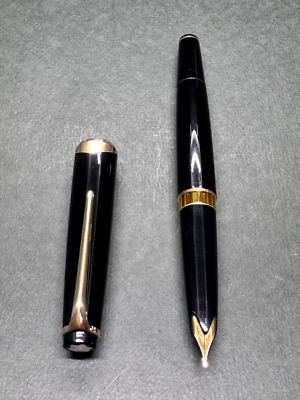 MONTBLANC MEISTERSTUCK No.12 Black GT '60s Vintage Fountain Pen