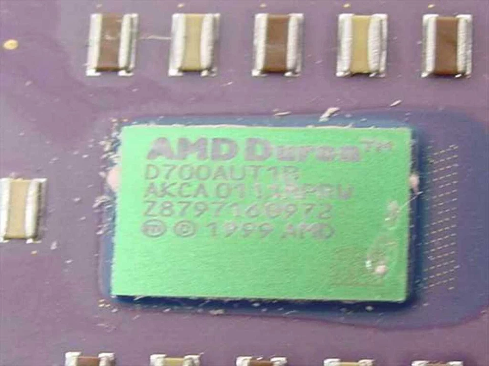 AMD Duron 700Mhz/100/64/1.6V Socket A CPU Processor D700AUT1B - Image 2 of 3