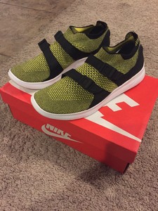 nike men's air sockracer flyknit running shoe