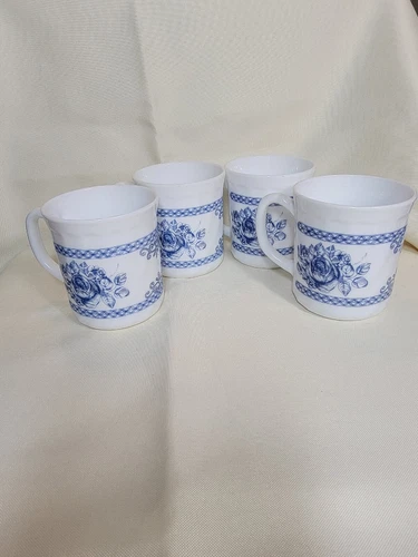 Set of 4 Retired Arcopal Honorine Mugs Made in France