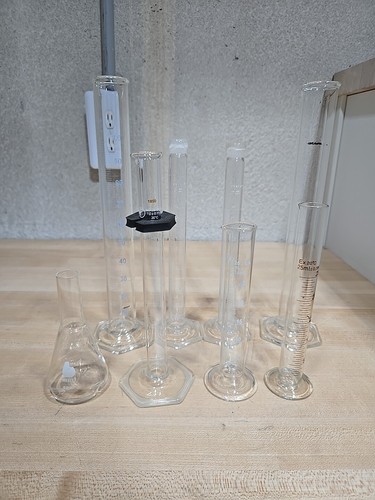 Lot Pyrex Vista 70022 100ml Graduated Cylinder 2982 25ml Bellco 50ml Flask