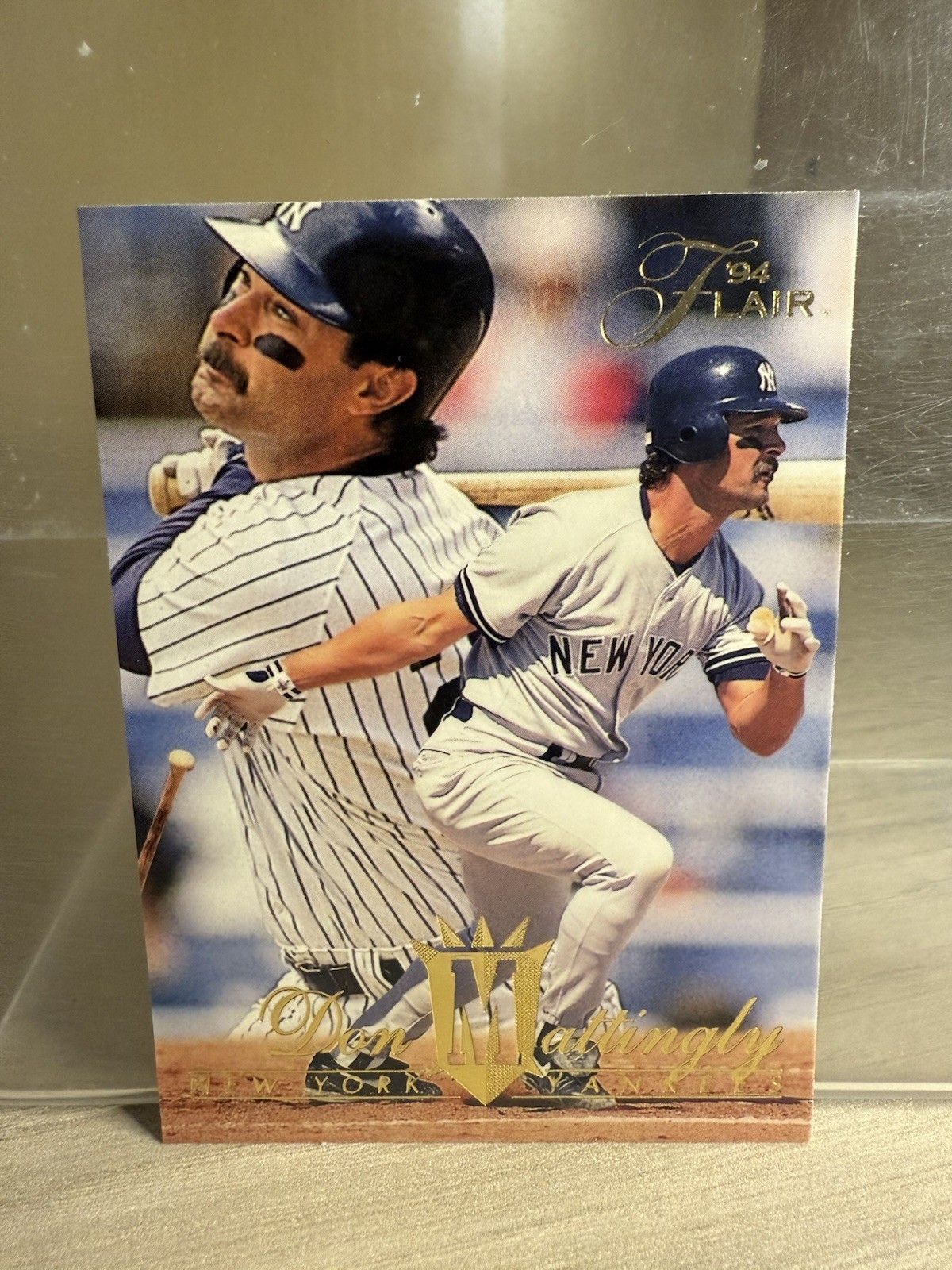 1994 FLAIR DON MATTINGLY #84 BASE CARD NEW YORK YANKEES