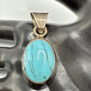 VTG Mexico 925 Sterling Silver Howlite Pendant. 8.7 Grams.