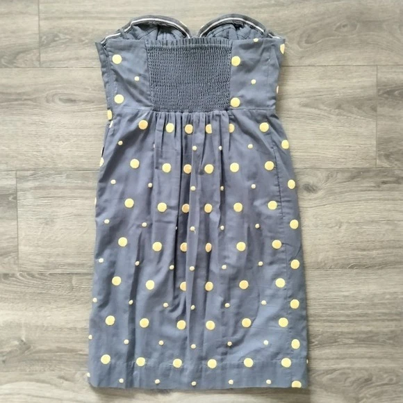 Vestido sem alças Floreat Anthropologie cinza e amarelo bolinhas tamanho 0 Smocked XS - Imagem 2 de 4