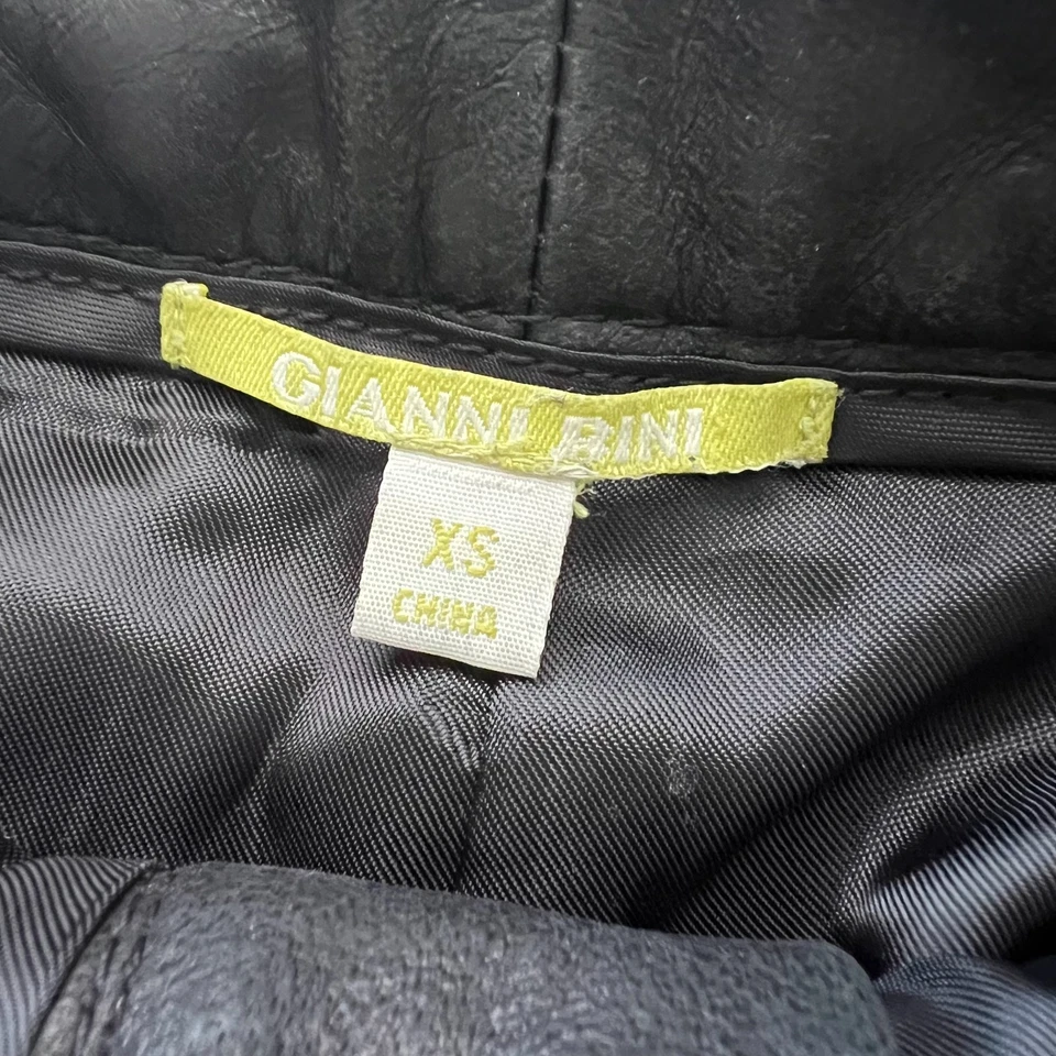 Pantalones Cortos Gianni Bini Para Mujer XS Negro Cuero Genuino Tiro Medio 3" Entrepierna Festival Foto 3 de 4