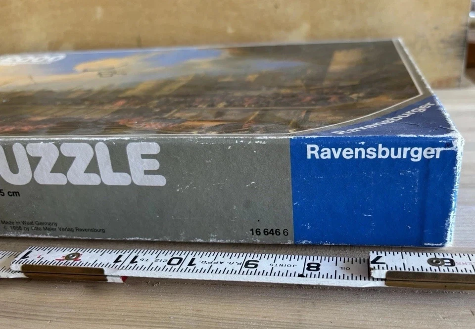 Very Rare Ravensburger 2000 Piece Puzzle Reception Venetian Ambassador complete  - Image 3 of 4