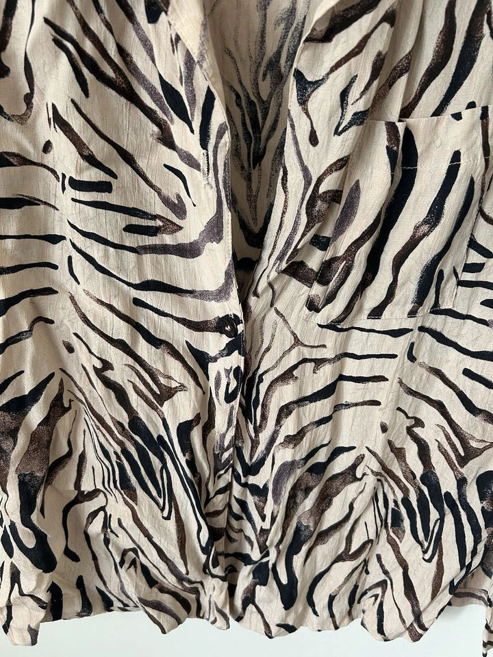 Robbie Bee Womens Petite Size 6P Animal-Print Tiger Tan Brown Short Sleeve Top - Image 3 of 4