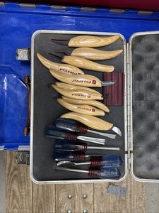 Lot Of Flexcut, different types and more different brands Made SEE PICTURES. 