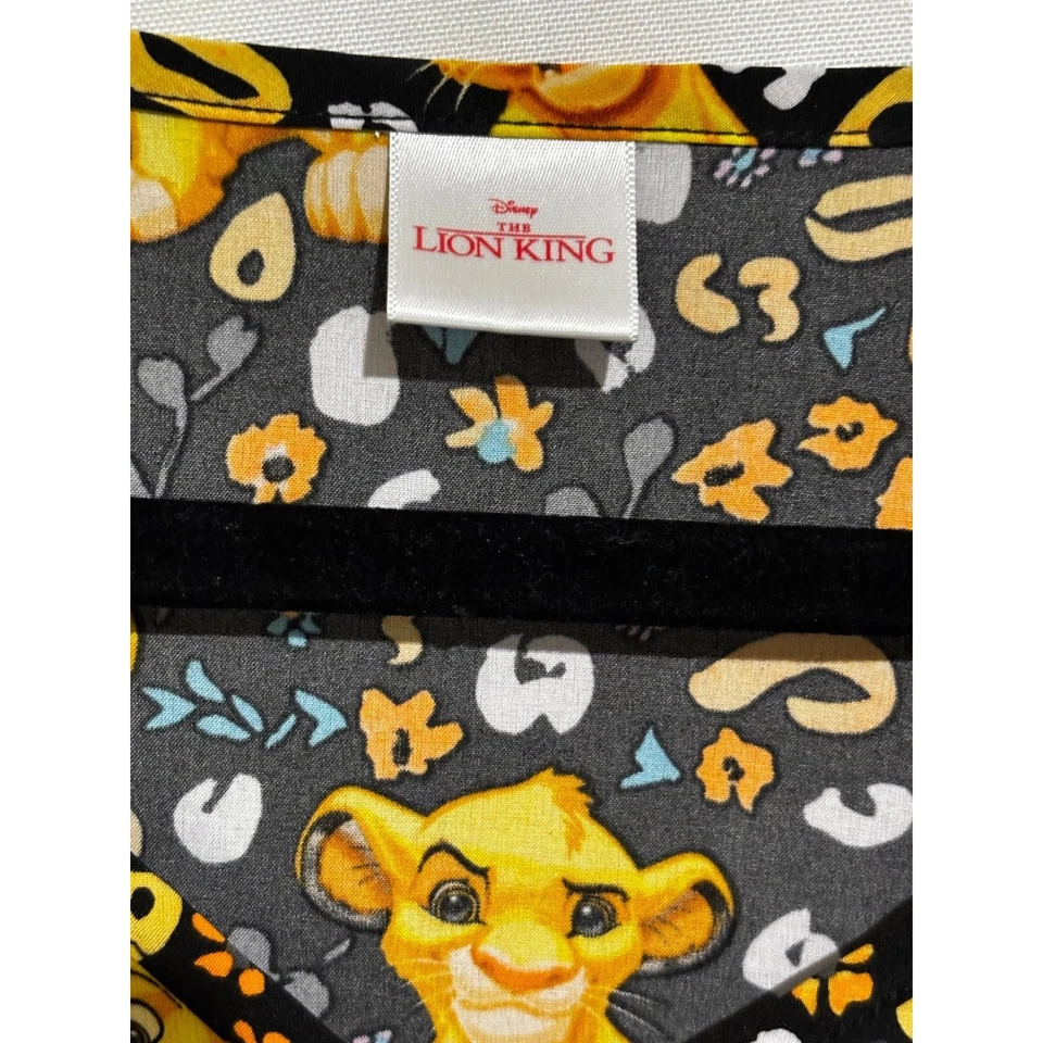 Disney Lion King Simba Womens Scrub Top 2X plus size Nurse Childcare Doctor - Image 4 of 4