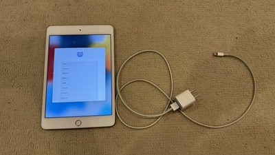 Apple iPad Mini 4 128GB (Gold) WiFi Very Good Condition