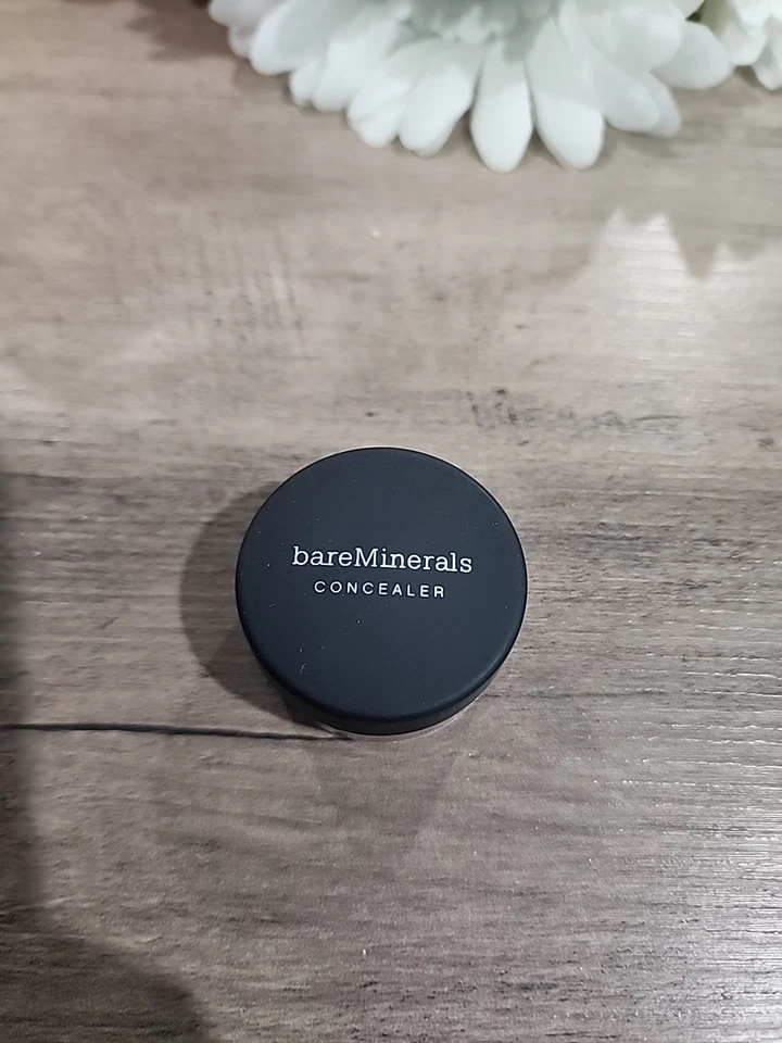 bareMinerals Bisque 1B Multi-Tasking SPF20 Concealer Full Size 2g SEALED NEW - Image 3 of 3