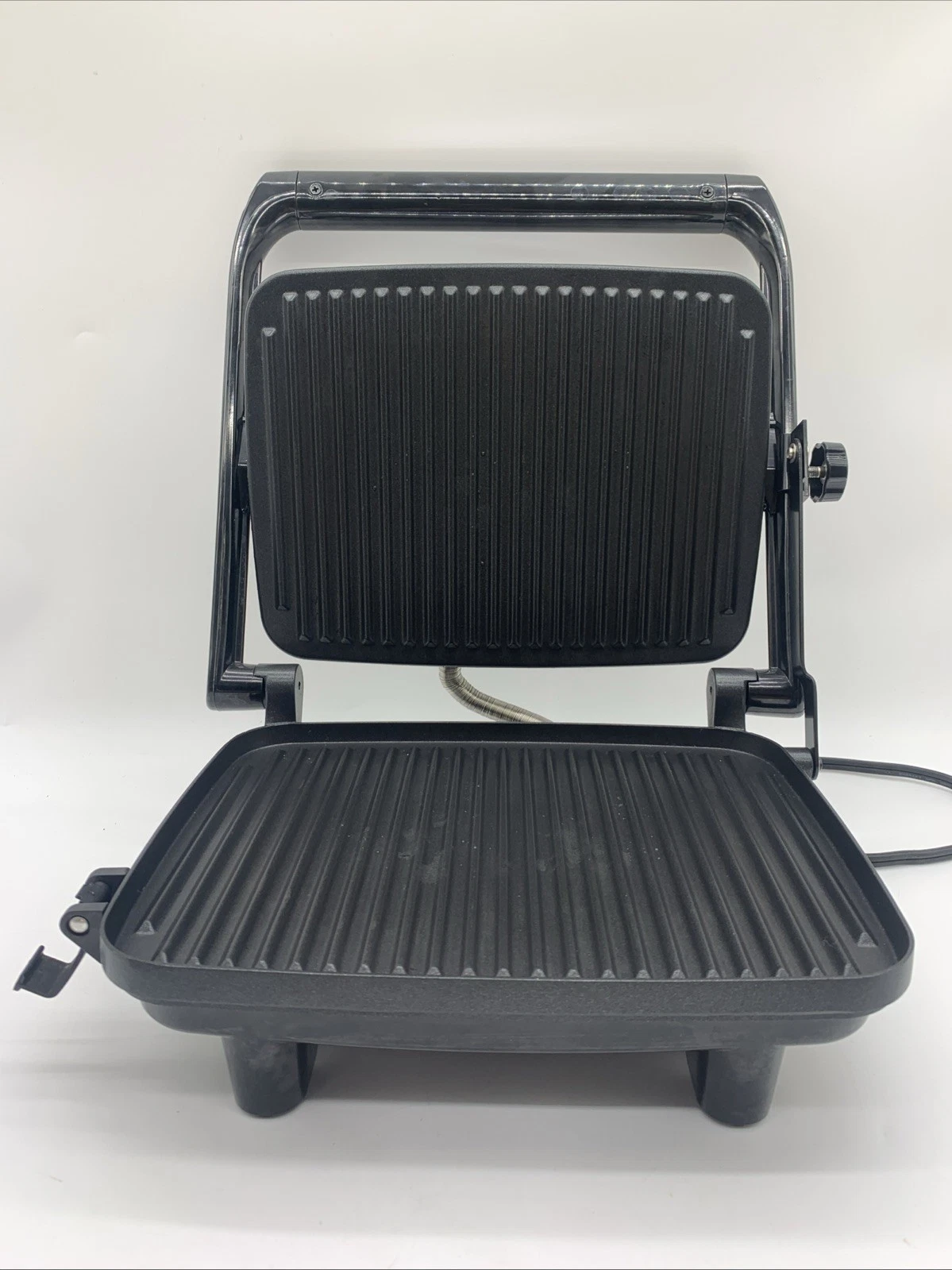 Hamilton Beach 25460z Panini Press Gourmet Sandwich Toaster Silver and Black
Opens in a new window o