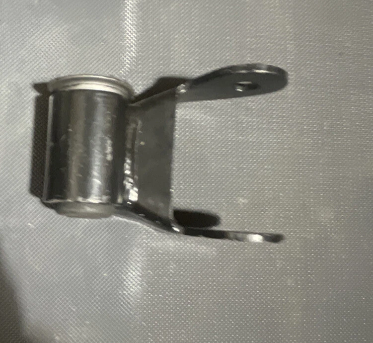 Kit de reparo de manilha de mola de folha traseira suporte APENAS para Chevy GMC 722-066 - Imagem 2 de 4