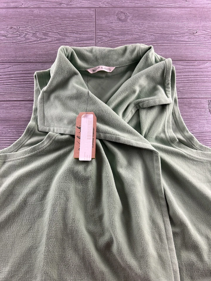 Woolrich Colwin Style Vest One Button Closure Ladies Size Small Green NWT - Image 3 of 4