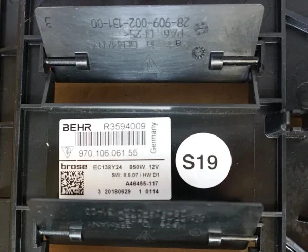 Conjunto de ventilador de refrigeración del motor Porsche Panamera 970 2010-2016 nuevo fabricante de equipos originales 97010606155 Foto 3 de 3