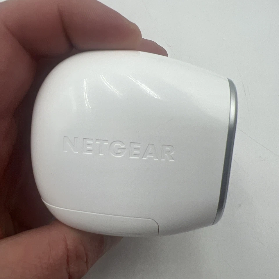 ARLO NETGEAR VMC3030 WIRELESS SECURITY CAMERA WITH MOUNT - Image 4 of 4