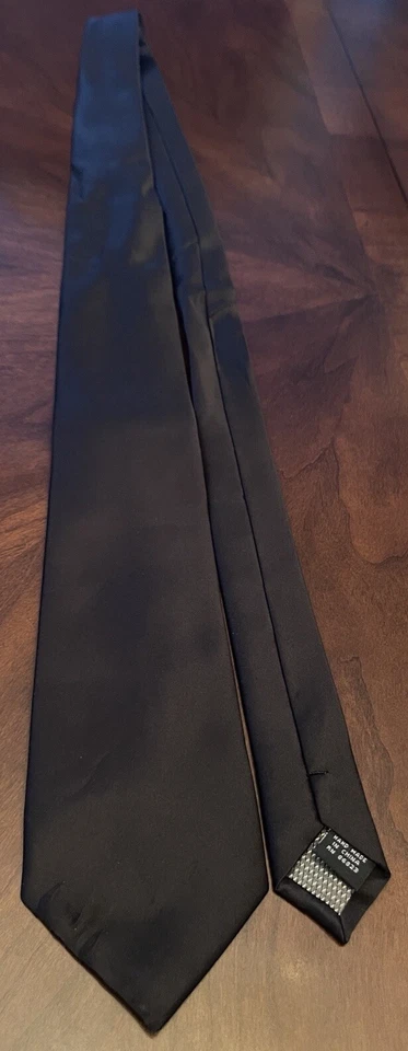 Corbata Bill Blass negra hecha a mano 100 % poliéster para hombre hecha en China Foto 3 de 4