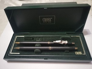 CROSS LADIES BLACK & GOLD LEAVES BALLPOINT PEN / 0.5mm MECHANICAL PENCIL #254105