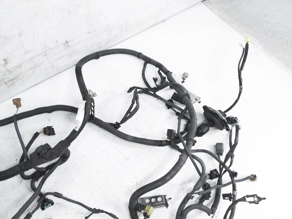 2011 丰田 4Runner 4.0L 4X2 Sr5 发动机室保险丝盒线束 8211135K10 — 第 4/4 张图片