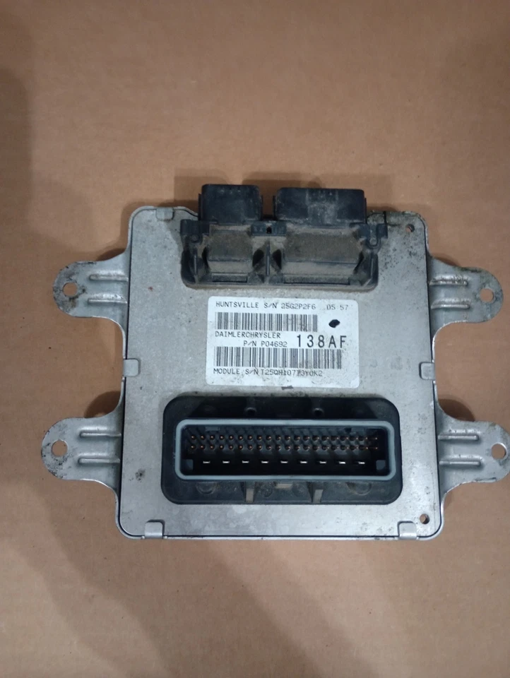 2007 Jeep Commander, Grand Cherokee BCM BODY CONTROL MODULE UNIT P04692105AH - Image 2 of 3