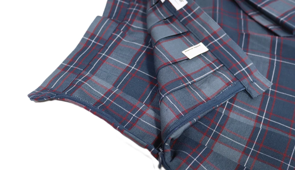 Falda de tenis a cuadros azul marino pequeña American Apparel para mujer Foto 4 de 4