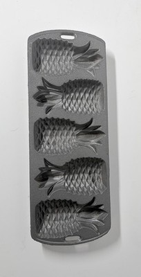 13'' John Wright Co Made In USA 1996 Pineapple Mold Cast Iron Baking Pan