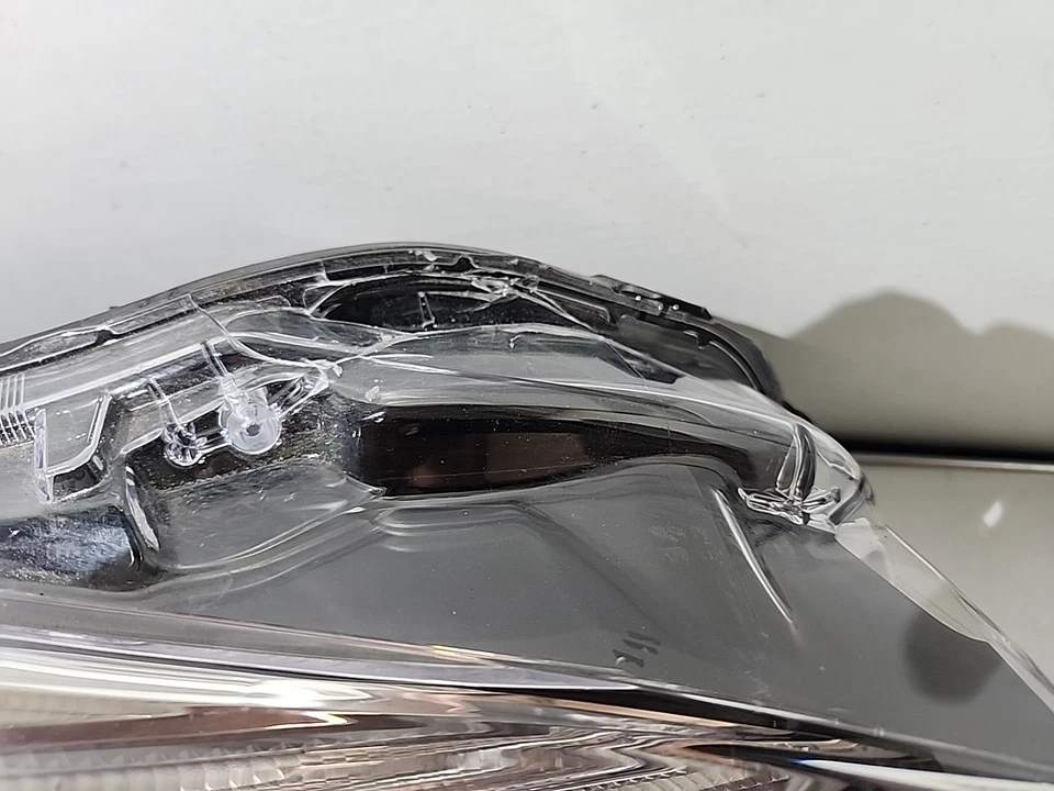 DAMAGED! 2020 - 2023 Subaru Crosstrek Impreza Passenger Headlight LED OEM 2236 - Image 4 of 4