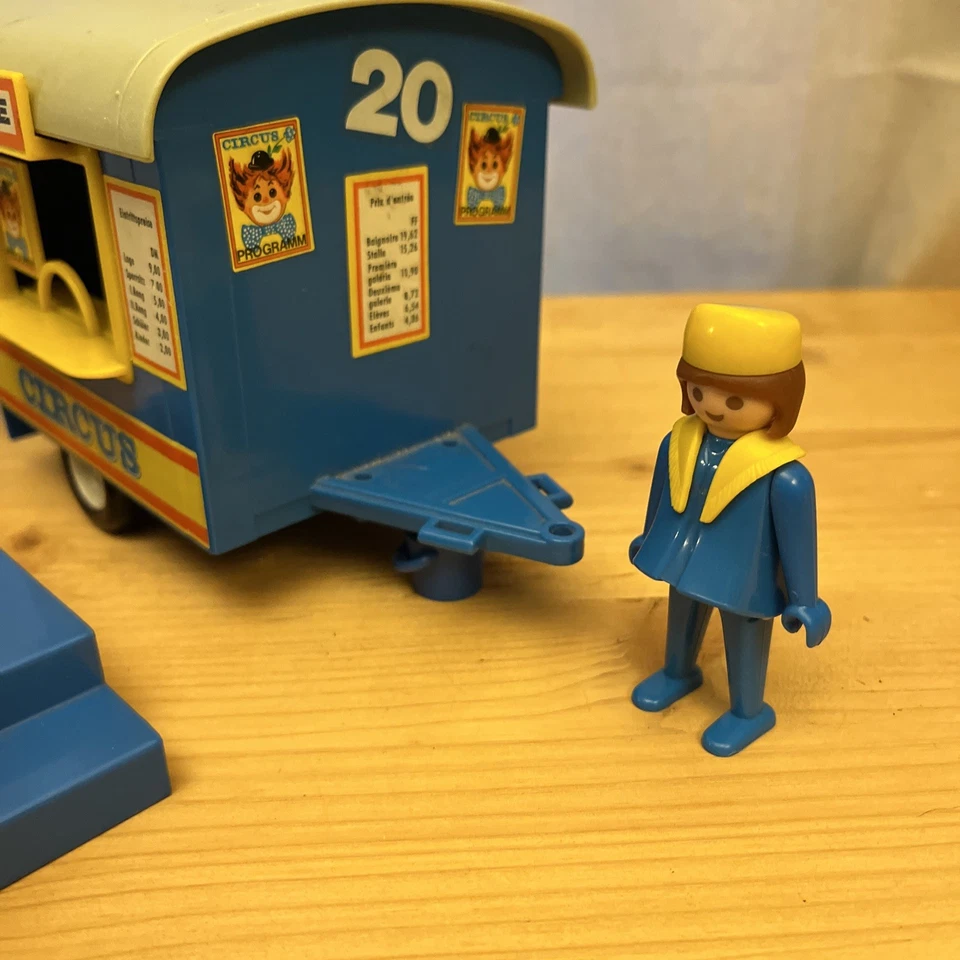 Playmobil  : Roulotte D’entrée  De cirque , Perso + Accessoires - Photo 2/4