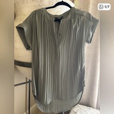 Simply Vera Vera Wang Gray Pleated Short Sleeve Tunic Blouse Round Neck Size S