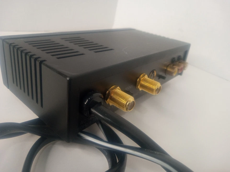 RadioShack RF Modulator Converter 15-1214 Very Good - Image 4 of 4