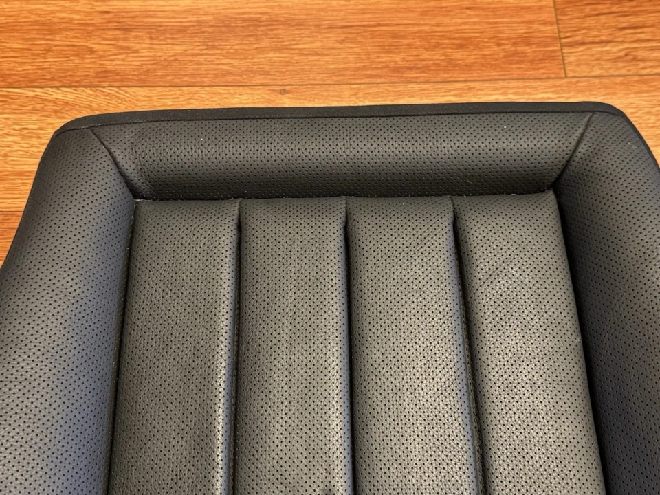 Cojín de asiento inferior izquierdo negro 62 k OEM 2012-2014 Mercedes-Benz W218 CLS550 Foto 4 de 4