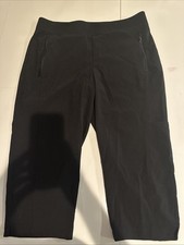 8. Chicos Sz 1 8 Zenergy Black Flat Front Zip Pockets Capri Pull On Cargo