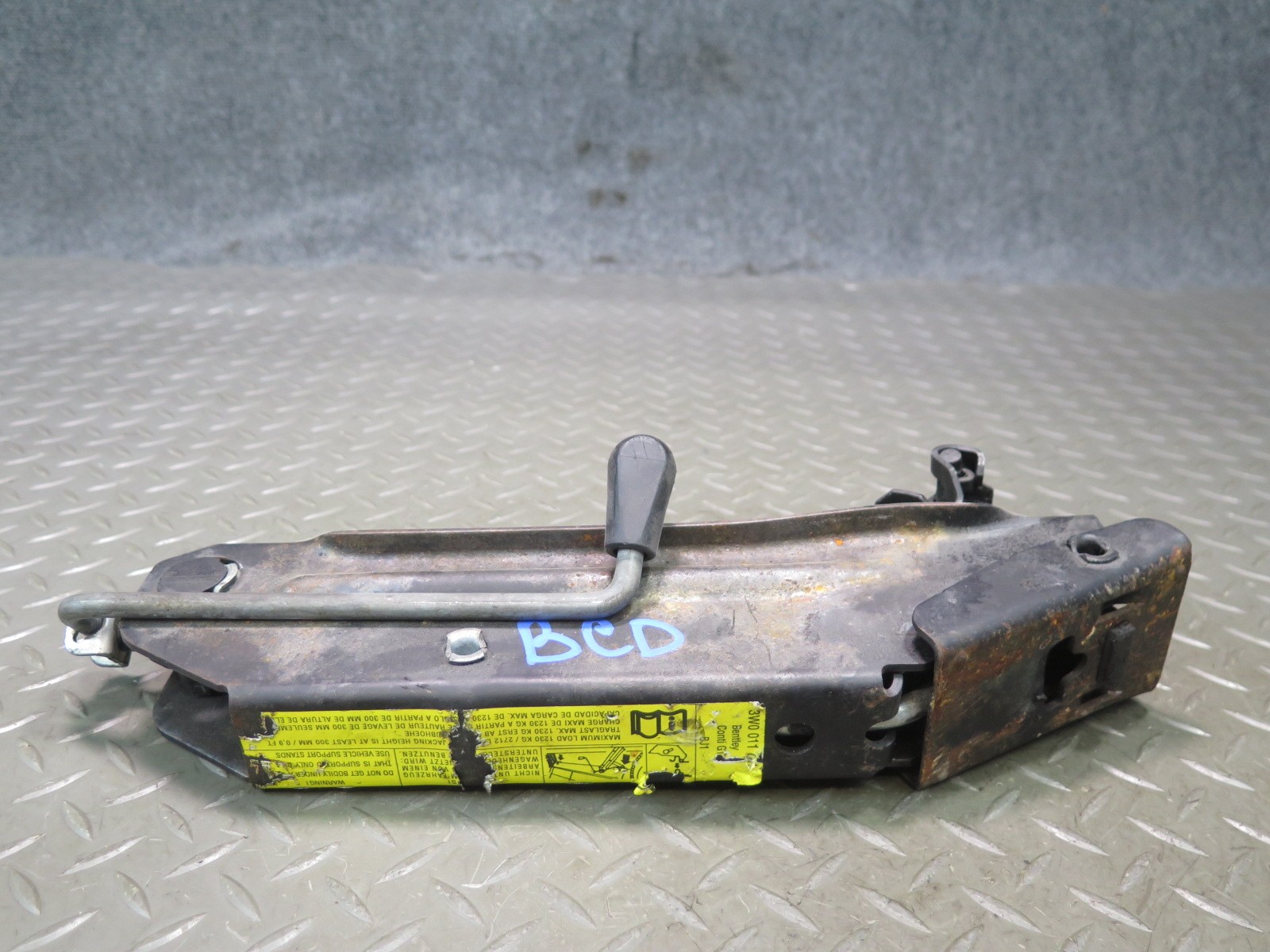 2006-2012 BENTLEY CONTINENTAL FLYING SPUR REAR SPARE TIRE LIFT JACK TOOL