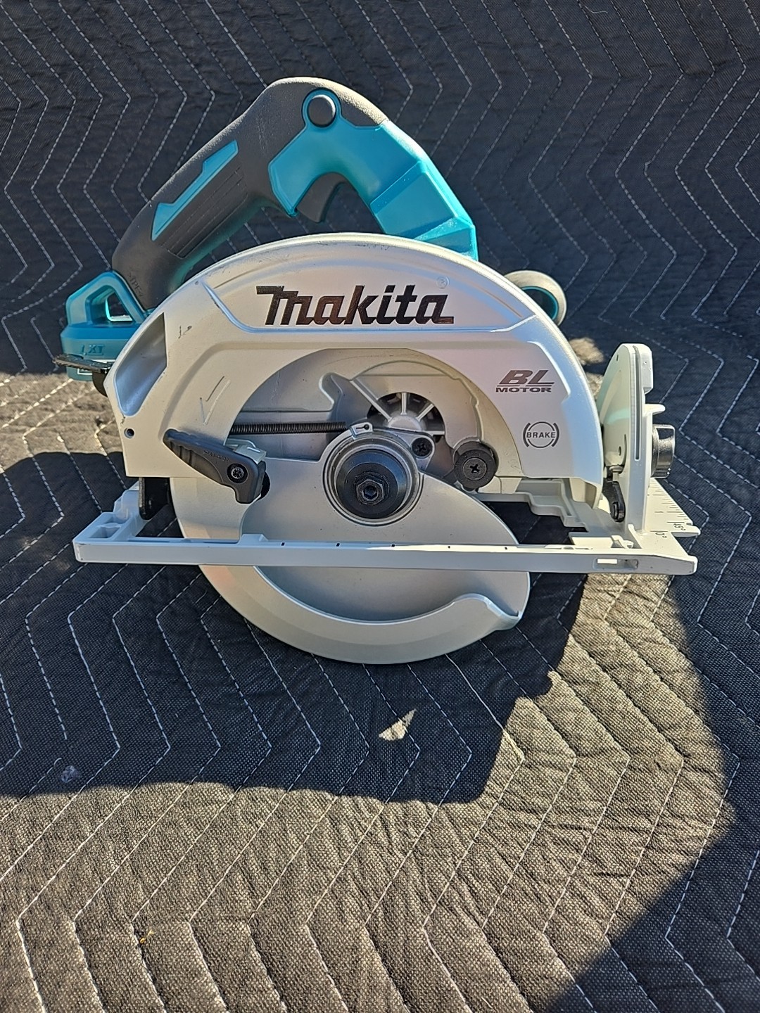 Makita XSH06 Circular Saw Tool Only 