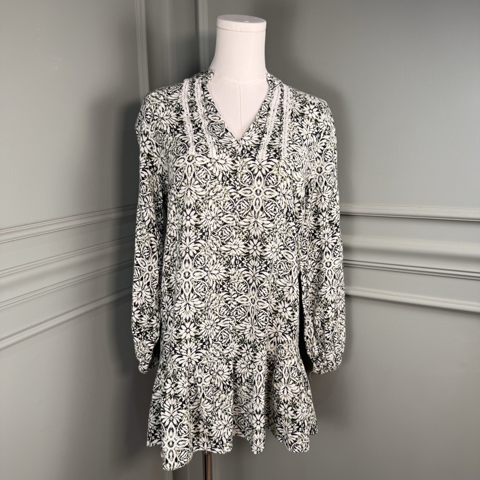 Zara Printed Short Gray Green Floral Cotton Casual Dress, Size XS EUC thumbnail 2