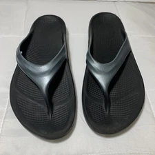 Oofos Gray cushioned recovery sandals Flip Flops Womens 10