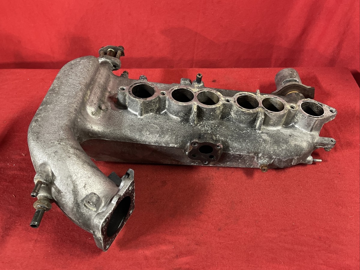 ＪＵＭ出品 1984-1989 Nissan 300ZX Z31 Engine Upper Intake Plenum