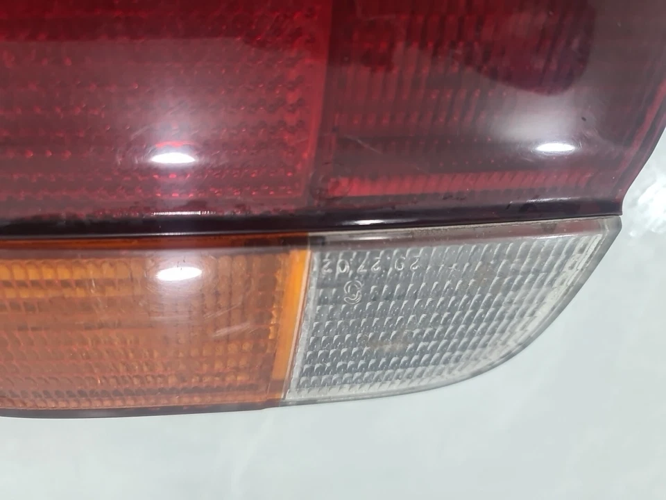 Luz trasera izquierda del lado del conductor BMW E36 318ti 1995-1999 hatchback OEM Foto 3 de 4