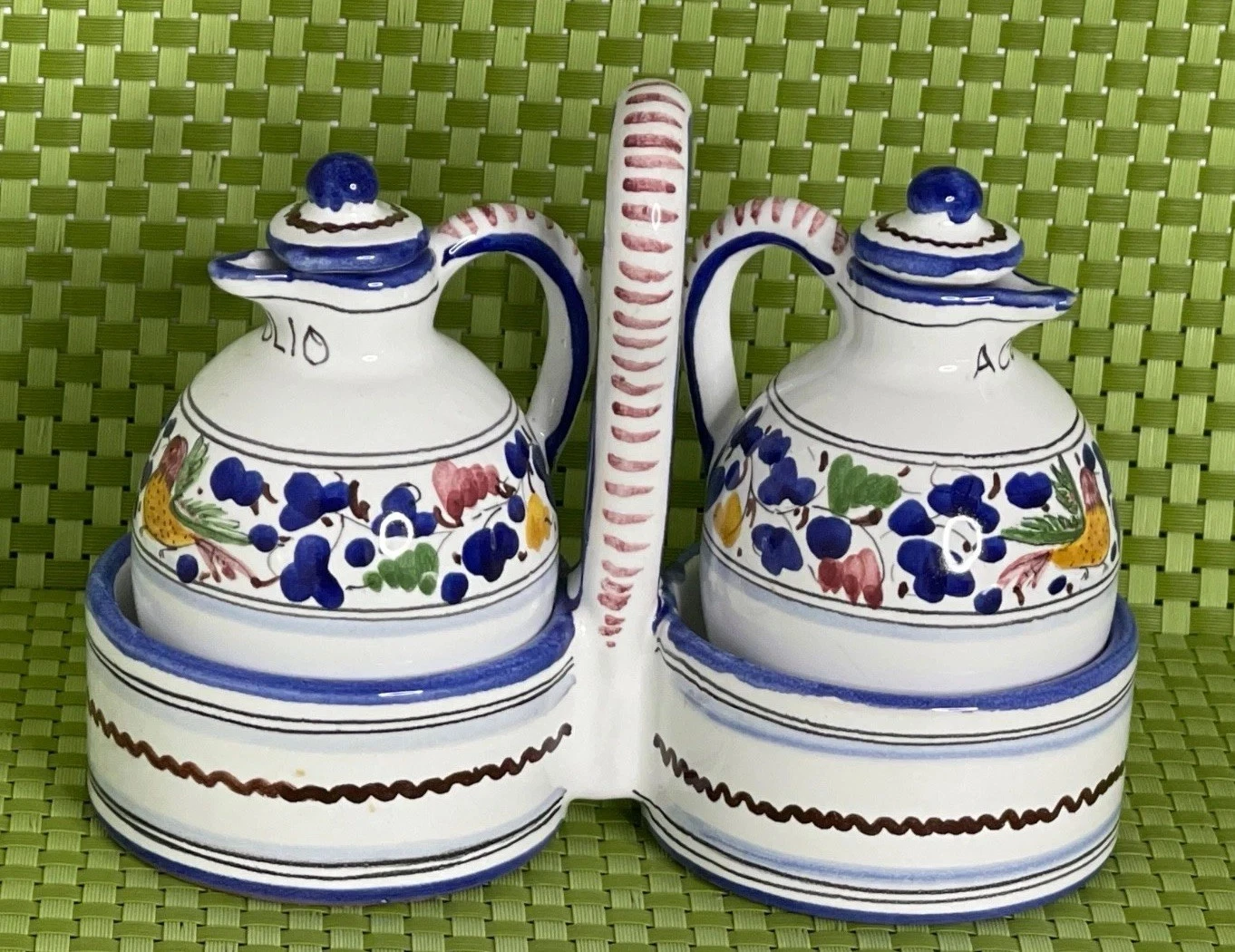 Peccetti DERUTA Italian Majolica Oil & Vinegar Cruet Set Hand Painted with Caddy