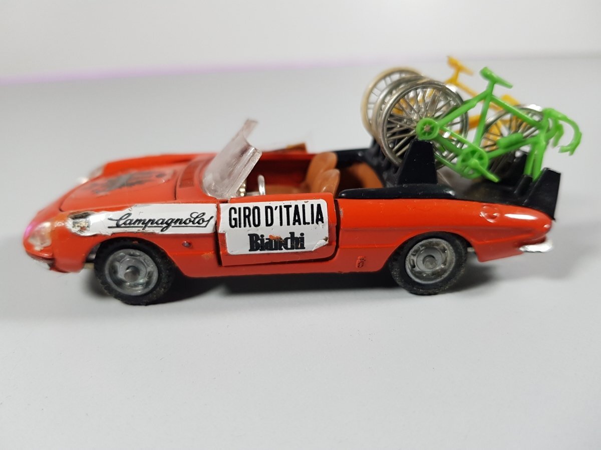 MEBETOYS 　A-18 ALFA ROMEO DUETTO Mebetoys Alfa Romeo Duetto Spider, Model #A-18