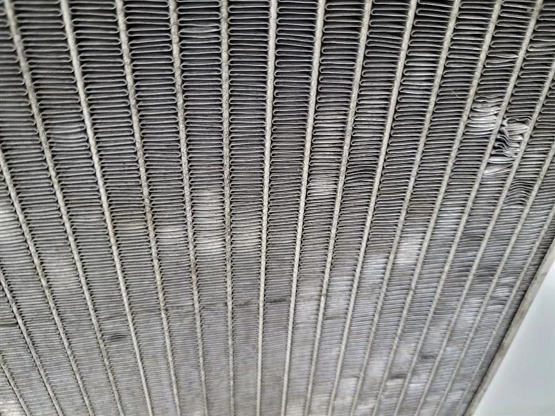 Condensador CADILLAC ELDORADO 1996 97 98 99 00 01 2002 4,6 L 52469683 Foto 2 de 4