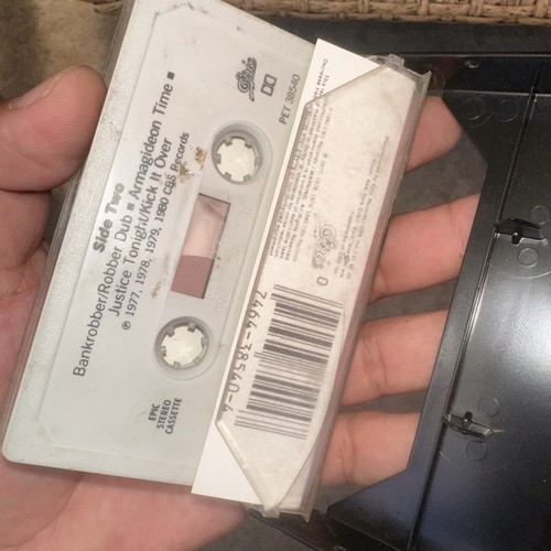 THE CLASH BLACK MARKET CLASH CASSETTE RARE VINT 80 PET 38540 REISSUE COMP EPIC - Picture 4 of 4