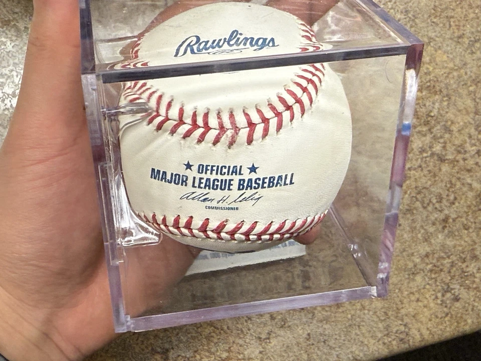 费尔南多·瓦伦苏埃拉签名亲笔签名棒球 OMLB 带真品证书 — 第 2/4 张图片