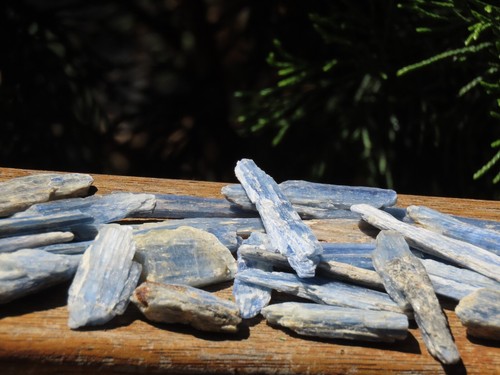 Raw Natural Blue Kyanite Crystal Blades 3 Pieces 30-70mm Length, Tracked Postage - Picture 3 of 12