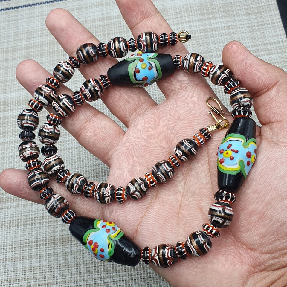 Collar con cuentas de vidrio mofeta floral aventurina y chevron estilo veneci... - Imagen 2 de 4