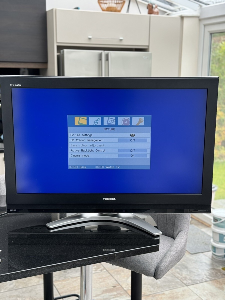 家電 TOSHIBA TV Toshiba 37” TV HD 720p 37C3030D Television HDMI SCART Retro Gaming