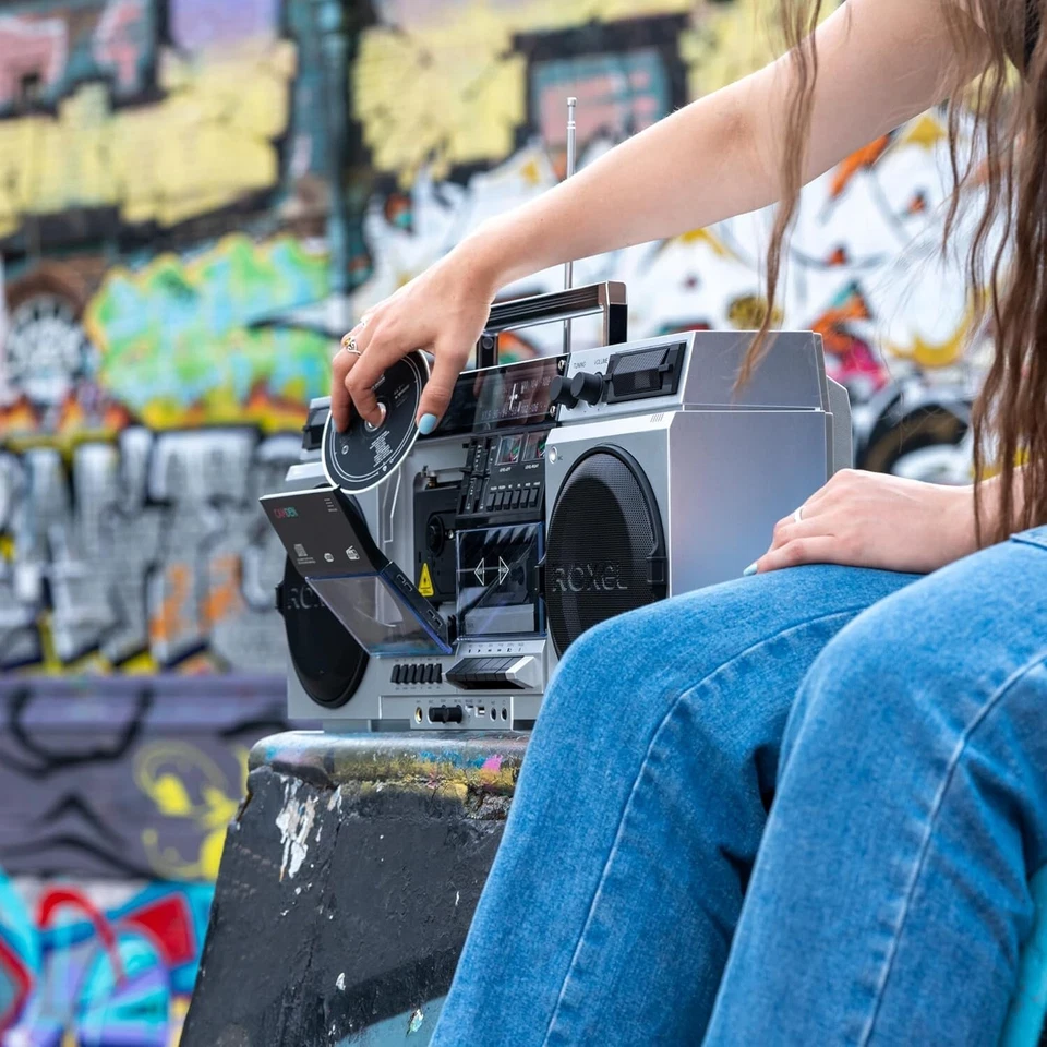 Roxel Camden Retro Cassette CD Player Boombox with DAB/FM Radio, Portable - Image 4 of 4
