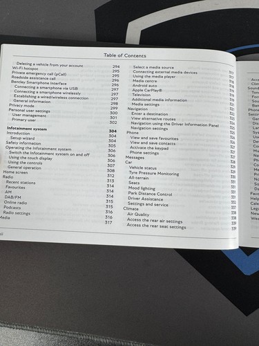 BENTLEY BENTAYGA OWNERS PACK / HANDBOOK / MANUAL 2020-2024 (2023)!! - Picture 8 of 13