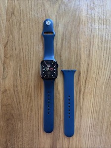 Apple Watch Series 7 41 mm GPS – Display top – Akku 75% – voll funktionsfähig